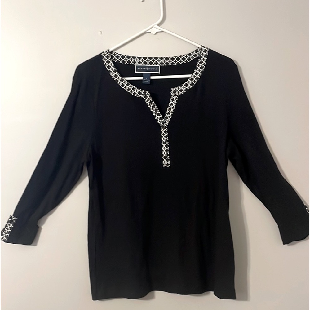 Black top with White & Black trim by Karen Scott.